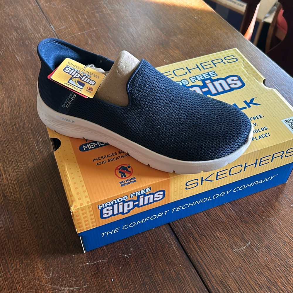 Skechers navy blue hands free slip-ins GO WALK - Relish.  Women’s 9 wide